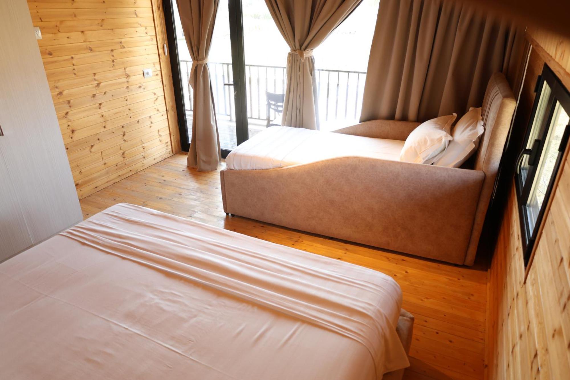Villa Posh 2 *
